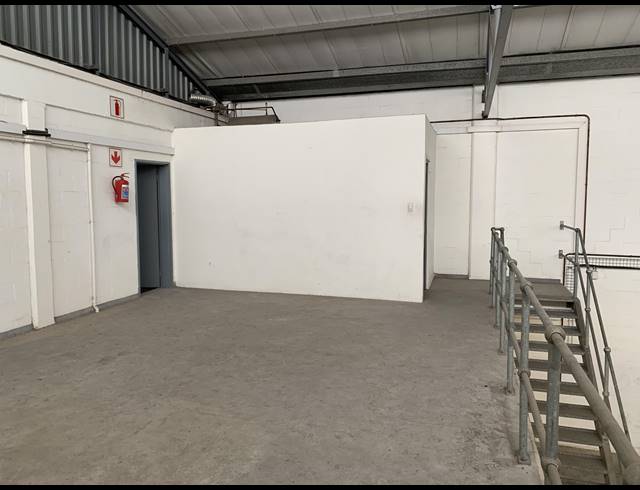 422M² FACTORY TO LET IN AIRPORT INDUSTRIA